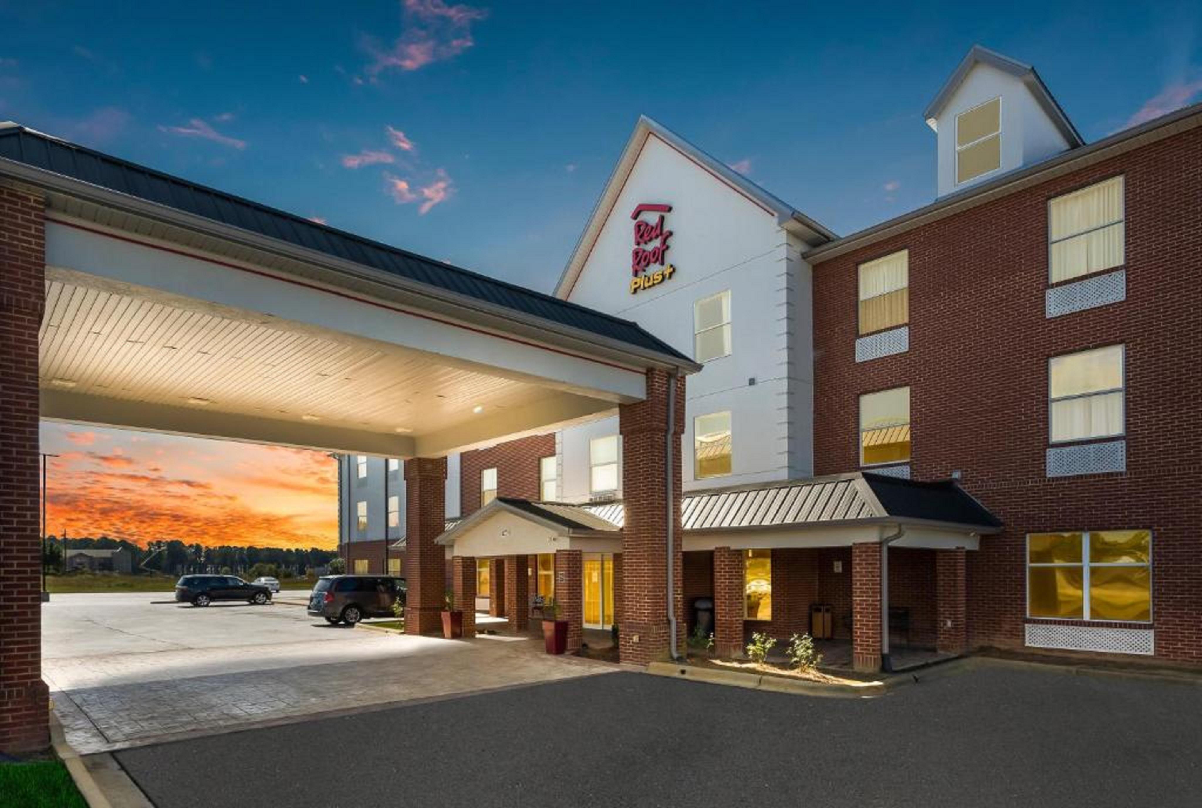 Red Roof Inn Plus & Suites Birmingham - Bessemer Exterior photo