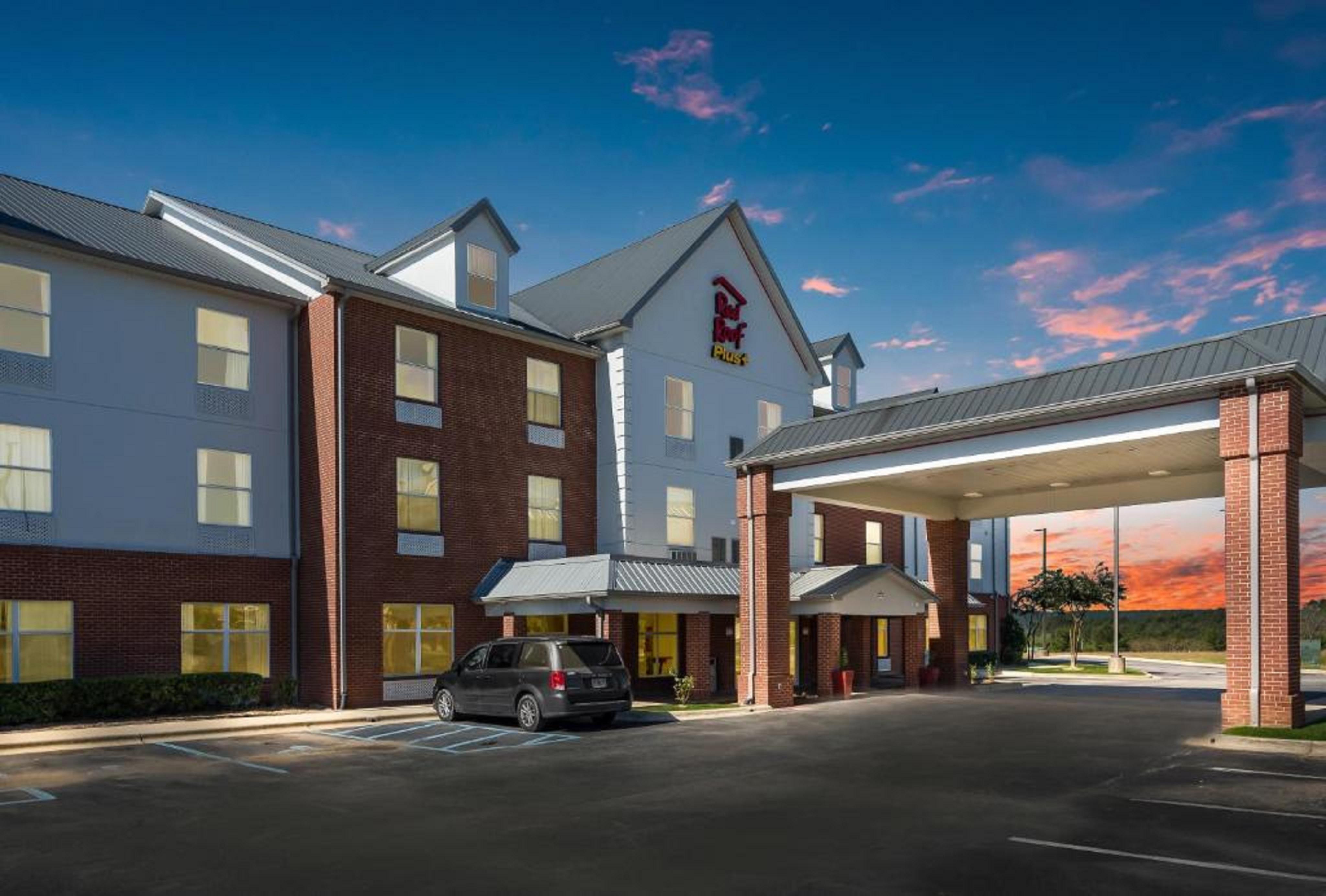 Red Roof Inn Plus & Suites Birmingham - Bessemer Exterior photo